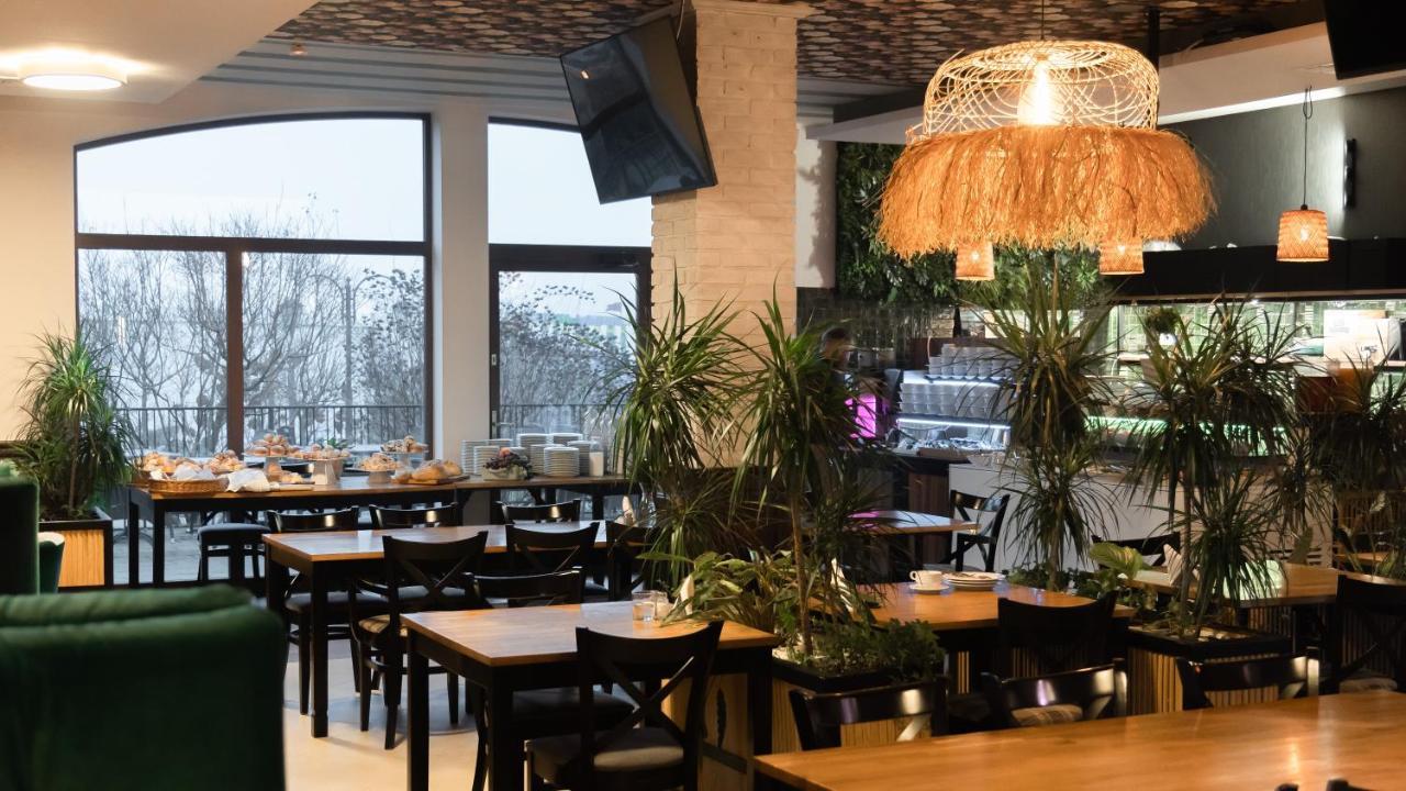 Dworek Jablonna Jablonna Majatek Exteriér fotografie
